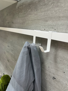 Крючок двойной (Белый муар)